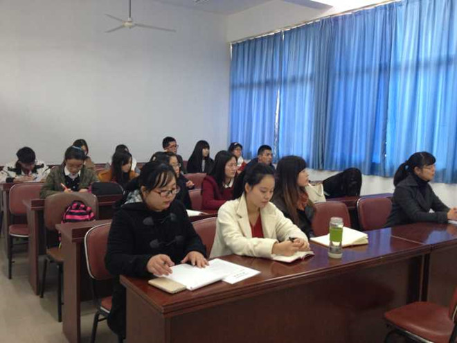云顶国际官方网站举办员工党支部书记培训会