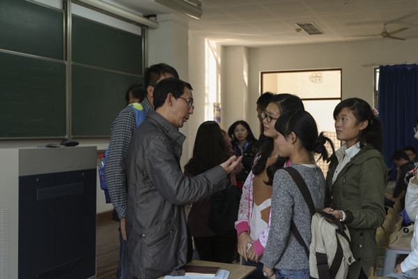 【云顶国际官方网站新生导航系列讲座】Learn to learn--云顶国际官方网站经理与14级员工亲密接触